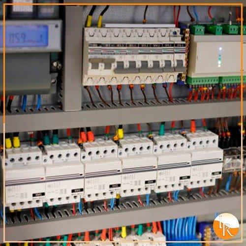 Automatização de máquinas industriais